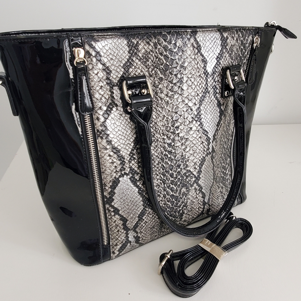 Elegant Black Patent and Snake Print Shoulder Bag With Sholder Strap - Picture 7 of 7